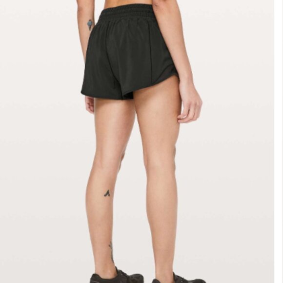 Lululemon Hotty Hot Short HR High Rise 2.5" Black (Second Release) Size 2 - Picture 2 of 8